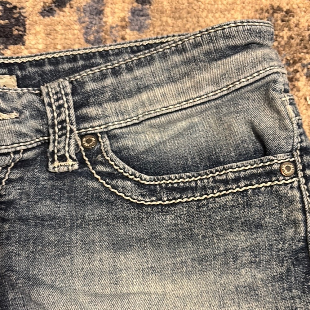 BKE Blue Jean Shorts Vintage Distressed Style - Picture 3 of 10